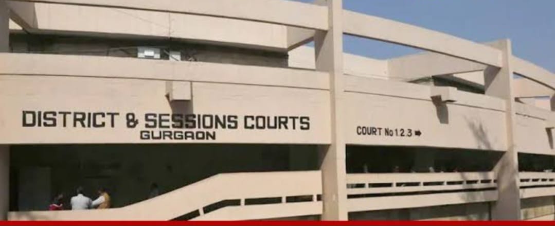 होटल मैनेजर को गोली मारकर जानलेवा हमला करने की वारदात को अंजाम देने वाले आरोपी को दोषी करार देते हुए सुनाई 10 वर्ष कैद (कठोर कारावास) व जुर्माने की सजा। गुरुग्राम : 27 अगस्त , पुलिस थाना बादशाहपुर, गुरुग्राम की पुलिस टीम को एक सूचना राम ढाबे पर एक व्यक्ति को गोली लगने उपरान्त उसे सोना देवी अस्पताल बादशाहपुर में भर्ती कराए जाने के संबंध में प्राप्त हुई। पुलिस थाना बादशाहपुर, गुरुग्राम की पुलिस टीम उपरोक्त सूचना पाकर सोना देवी अस्पताल पहुंची व पीड़ित की MLR प्राप्त करके पुलिस टीम द्वारा घायल व्यक्ति के कथन अंकित किए गए, जिसमें पीड़ित ने बताया कि यह किशन लाल निवासी उद्यम सिंह नगर (उत्तराखंड) का निवासी है व श्री राम ढाबे पर मैनेजर की नौकरी करता है।