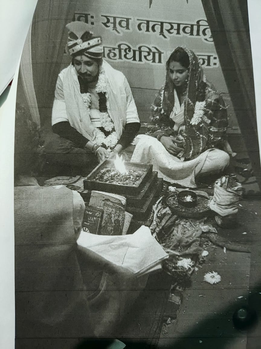 पीतम (रोते हुए): "मैं रात-रात भर सो नहीं पाता। कभी धमकी मिलती है, कभी केस की बात होती है। मैंने तो सब छोड़ दिया उसके लिए… लेकिन उसे अब सिर्फ नौकरी चाहिए, मैं नहीं।"