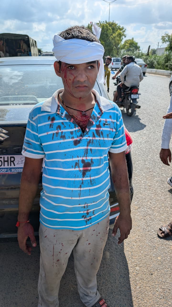 गुरुग्राम के खेड़की दौला थाना क्षेत्र के गांव कांकरौला में अवैध निर्माण हटाने गई सरकारी टीम पर