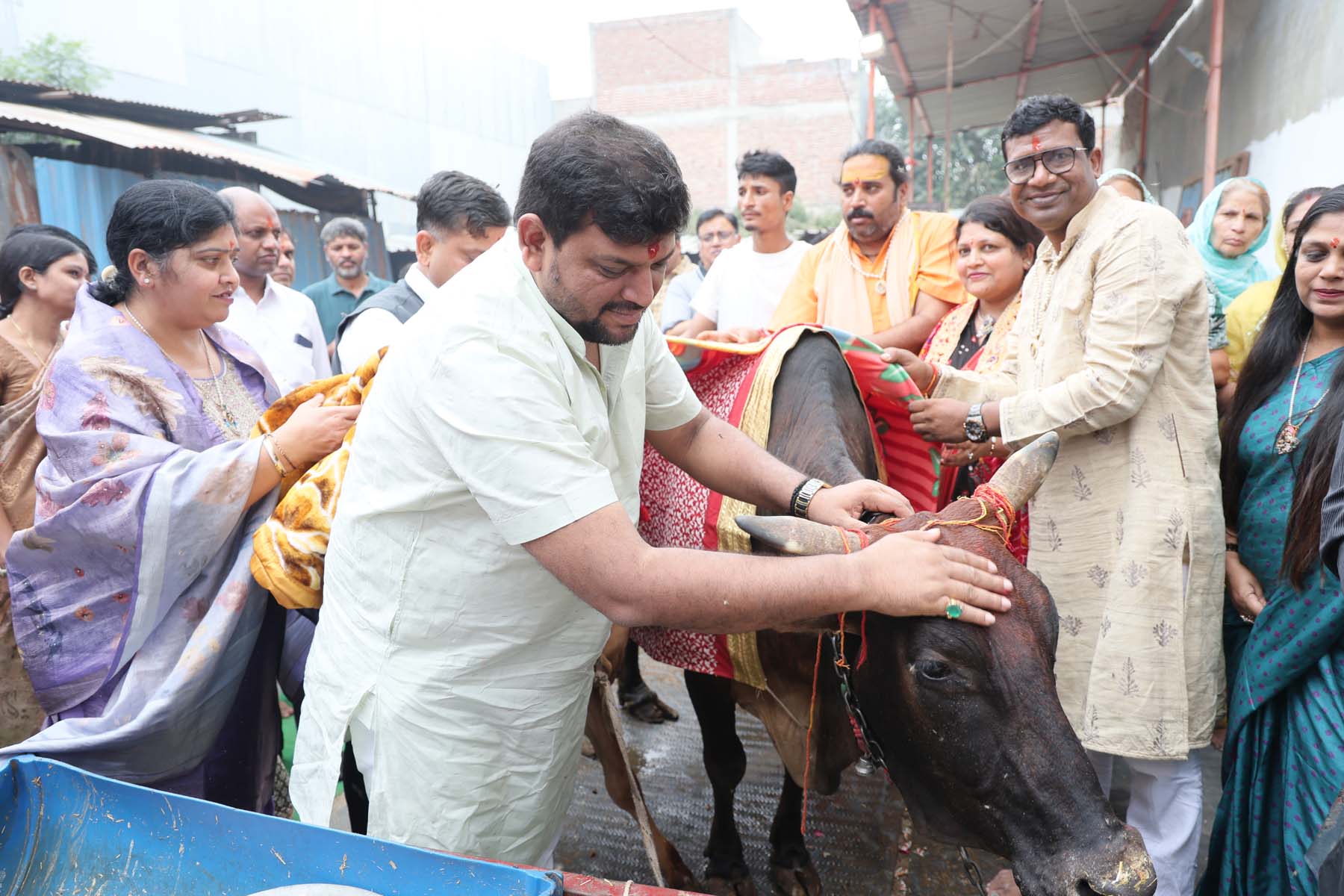 gurgaon news, gurgaon news today, gurgaon news latest, gurgaon news live hindi, gurgaon bulldozer news, bulldozer news gurgaon, gurgaon news bulldozer action, gurgaon, gurgaon jam, gurgaon rain, gurgaon rains, gurgaon metro, gurgaon floods, rs bhatt gurgaon, gurgaon raj babbar, gurgaon rain alert, gurugram news, gurgaon traffic jam, viral video gurgaon, gurgaon viral video, news, top news, raj babbar in gurgaon, rs bhatt gurgaon fight, gurgaon waterlogging, old city metro gurgaon, gurgaon weather update