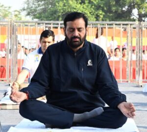 गुरुग्राम में अंतरराष्ट्रीय योग दिवस-2026 की शुरुआत, मुख्यमंत्री नायब सिंह सैनी ने किया योगाभ्यास