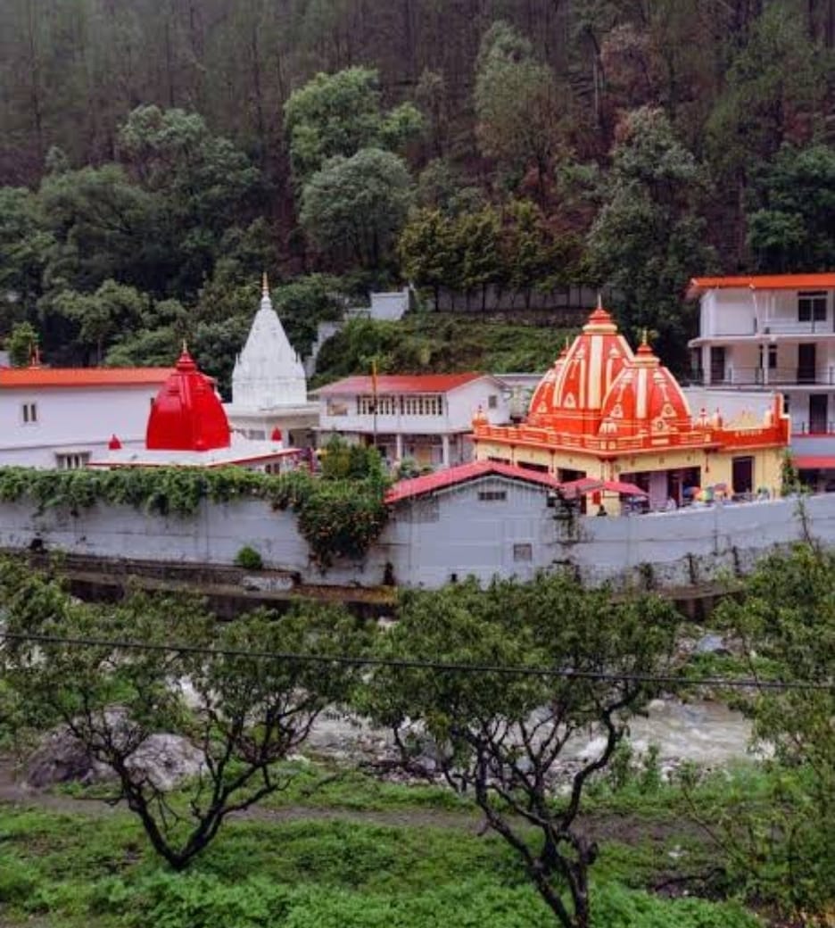 कैंची धाम में उमड़ी श्रद्धालुओं की भीड़, वायरल वीडियो के बीच विवेक अग्निहोत्री की टिप्पणी ने खींचा ध्यान