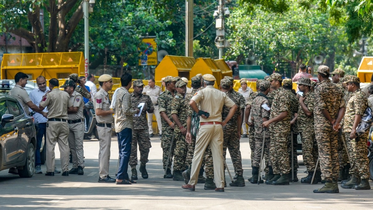 CJP प्रदर्शन से पहले दिल्ली हाई अलर्ट, हरियाणा बॉर्डर पर सख्ती और ट्रेनें रद्द